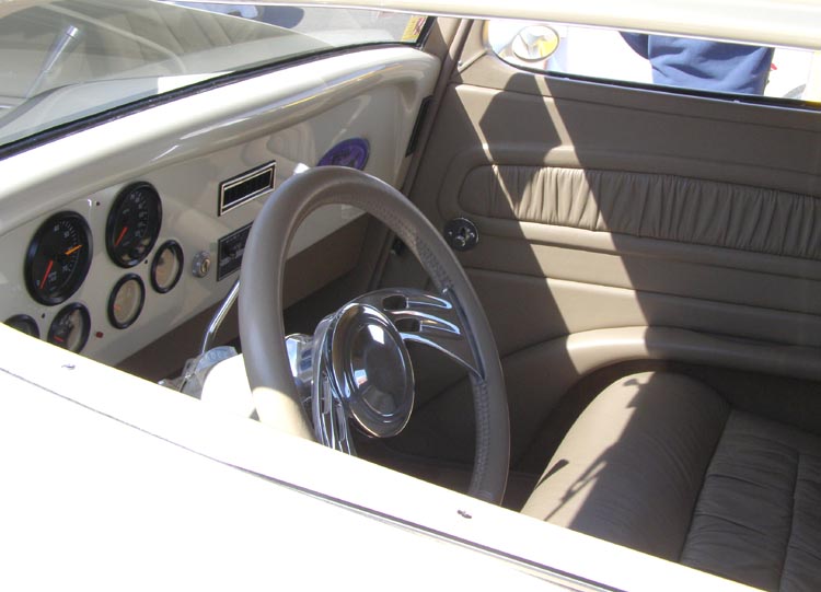 33 Ford Chopped 3W Coupe Custom Dash
